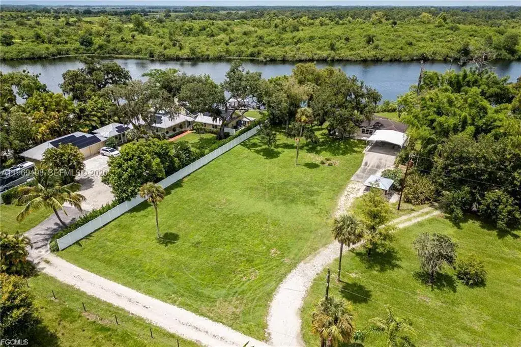 2 bedroom 2 bath Residential for sale at 2030 Ft Denaud Rd, La Belle FL 33935