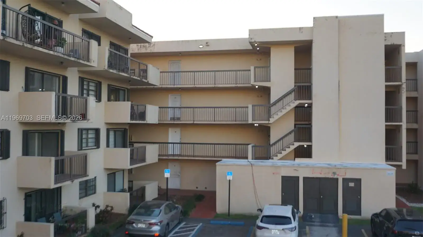 2 bedroom 2 bath Residential for sale at 995 SW 84th Ave # 218, Miami FL 33144