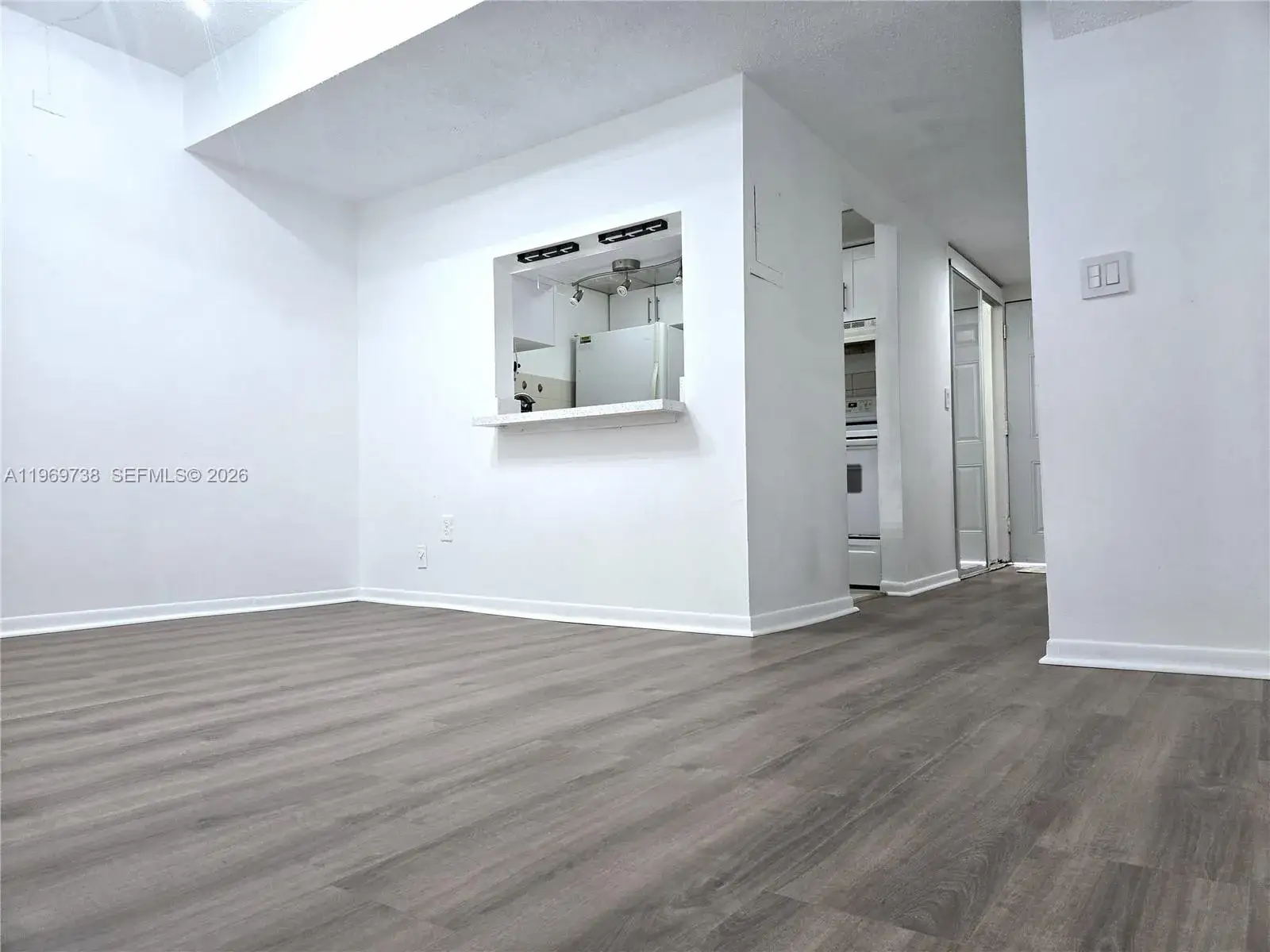 2 bedroom 1 bath Residential Lease for rent at 300 NW 107th Ave # 206, Miami FL 33172