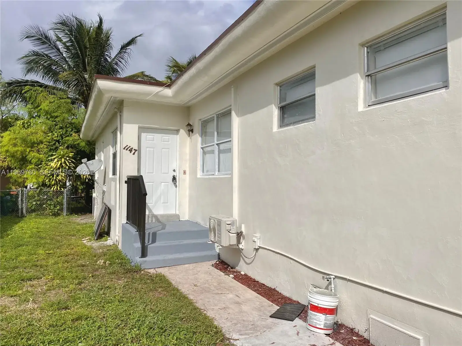 1 bedroom 1 bath Residential Lease for rent at 1147 NE 113th St # 1147, Miami FL 33161