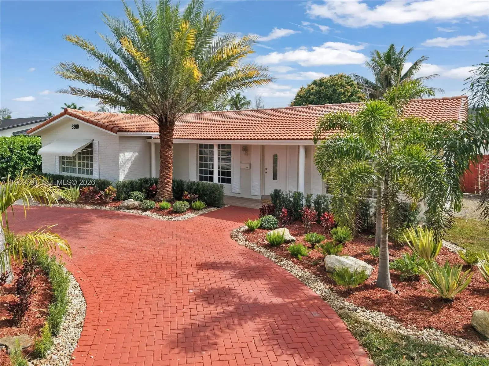 6 bedroom 3 bath Residential for sale at 5300 Grant St, Hollywood FL 33021