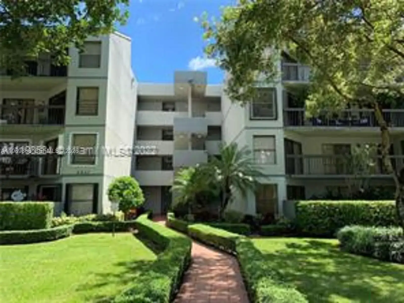 2 bedroom 2 bath Residential for sale at 8820 SW 132nd Pl, Miami FL 33186