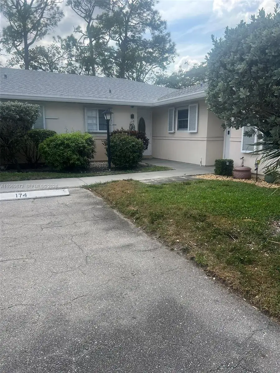 2 bedroom 1 bath Residential for sale at 176 Cape Cod Circle # 0, Lake Worth FL 33467
