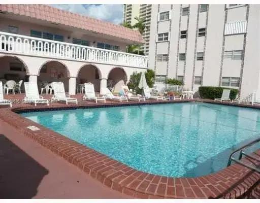 1 bedroom 1 bath Residential for sale at 3181 S Ocean Dr # 304, Hallandale Beach FL 33009