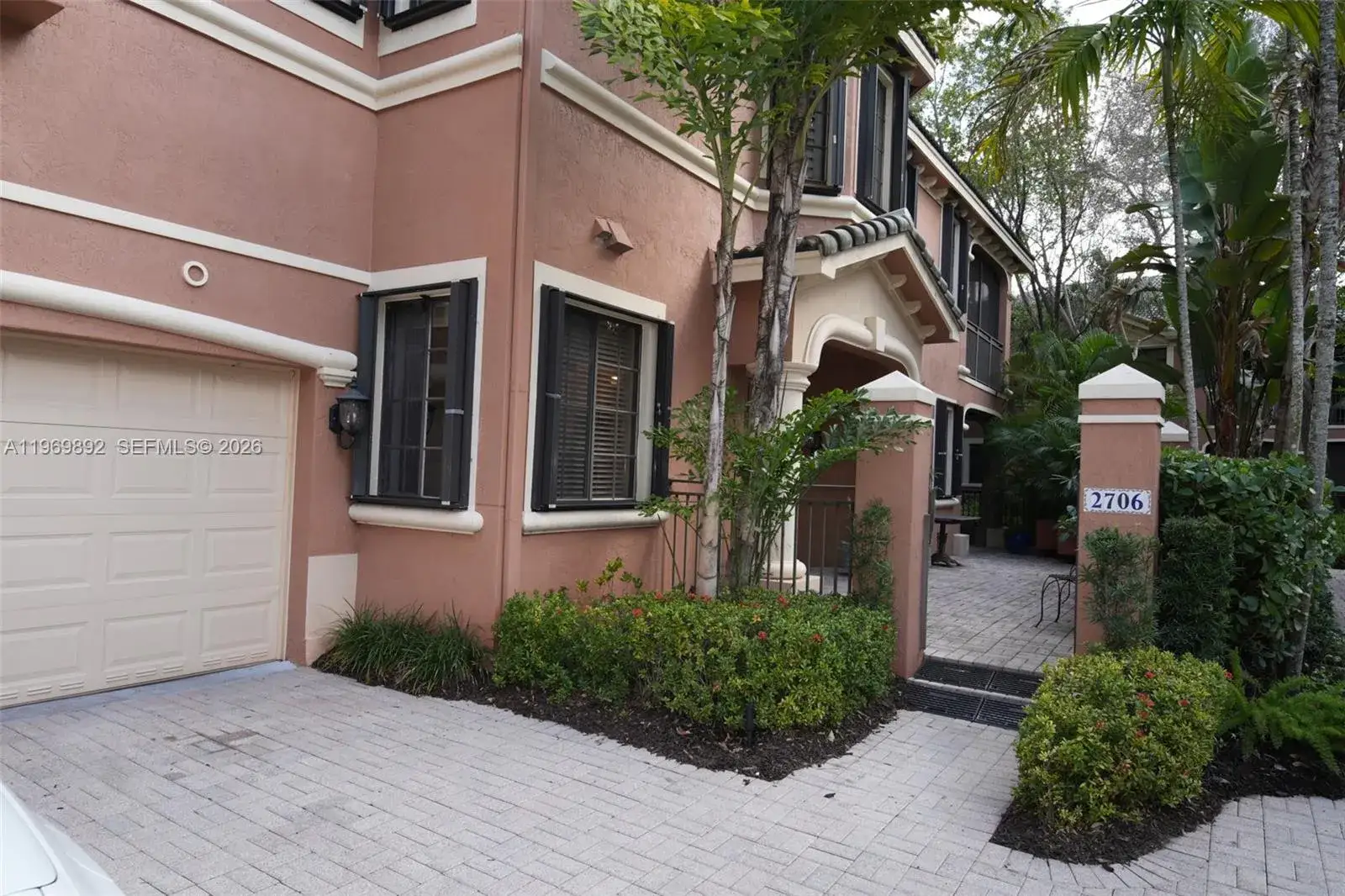 3 bedroom 2 bath Residential for sale at 2706 Kinsington Cir # 2, Weston FL 33332