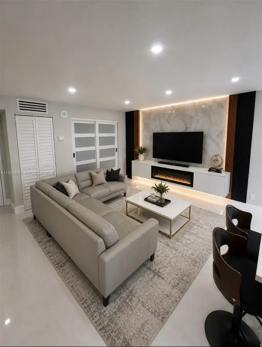 2 bedroom 2 bath Residential for sale at 17021 N Bay Rd # 814, Sunny Isles Beach FL 33160