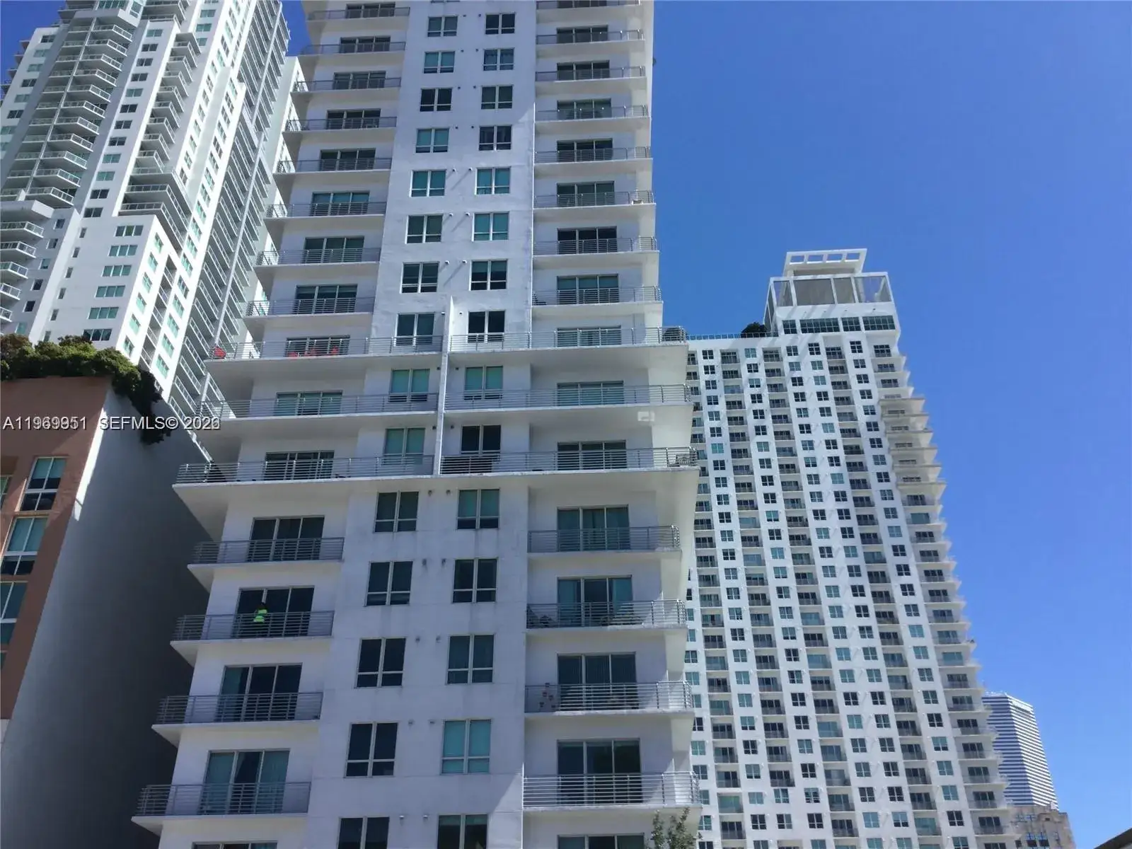 1 bedroom 1 bath Residential for sale at 234 NE 3rd St, Miami FL 33132