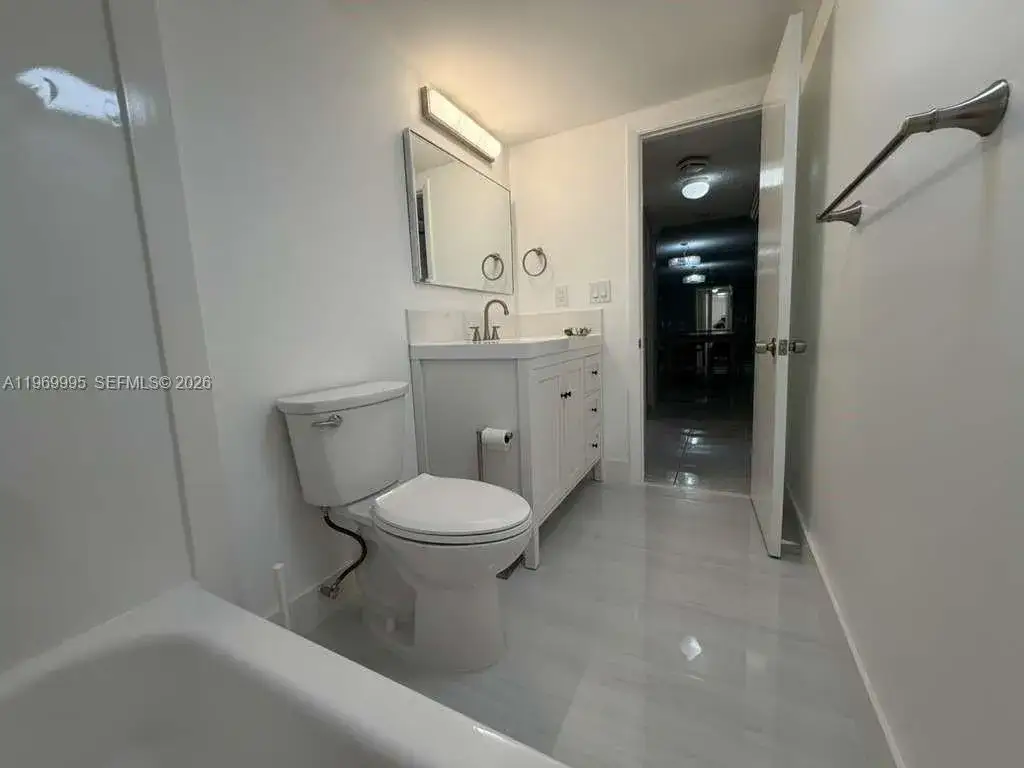 2 bedroom 2 bath Residential Lease for rent at 301 SE 3rd St # 109, Dania Beach FL 33004