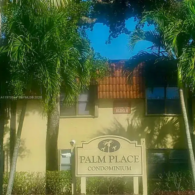 2 bedroom 2 bath Residential for sale at 10076 NW 6th St # 201, Pembroke Pines FL 33024