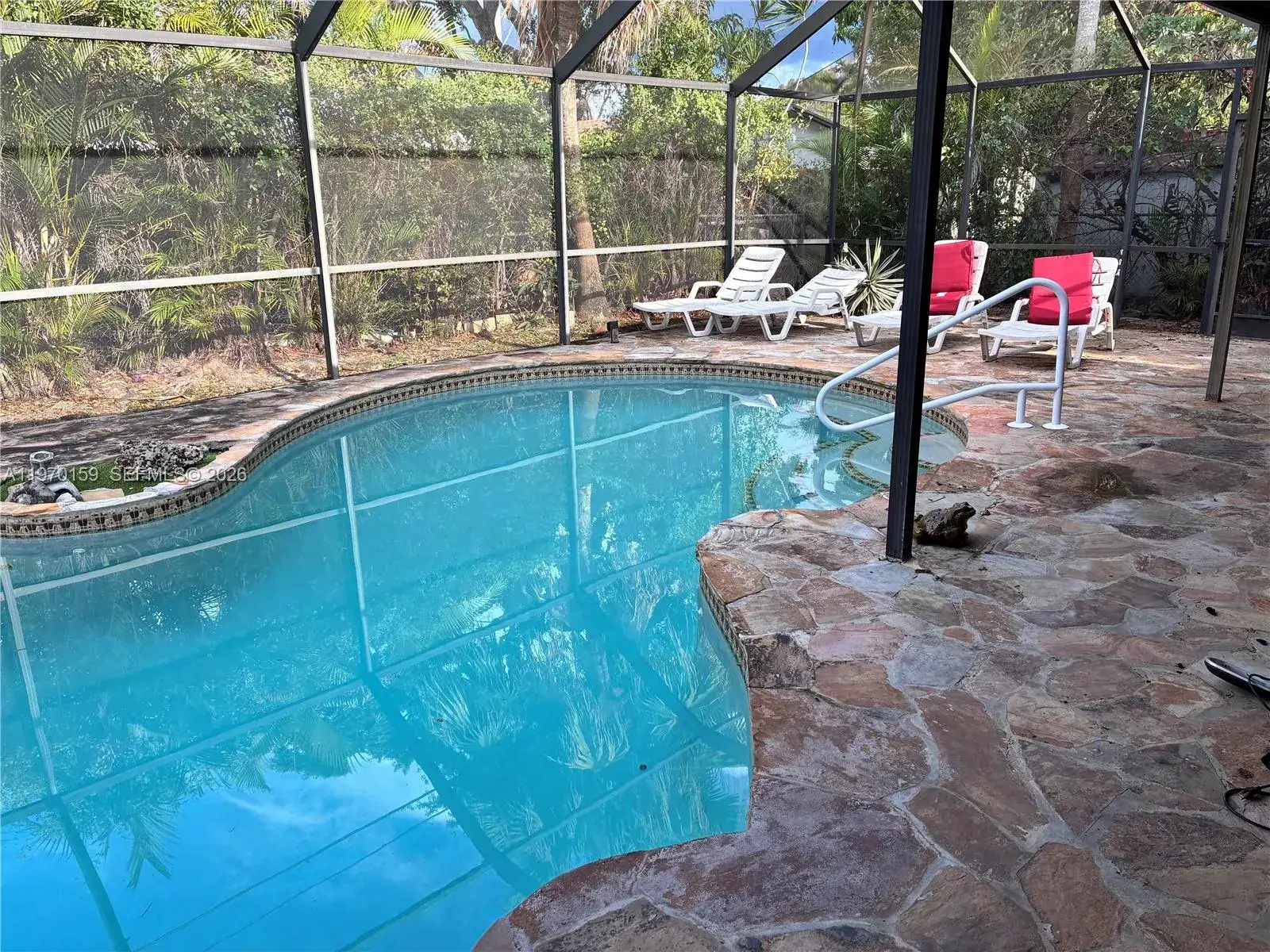 3 bedroom 2 bath Residential for sale at 15801 SW 99th Pl, Miami FL 33157