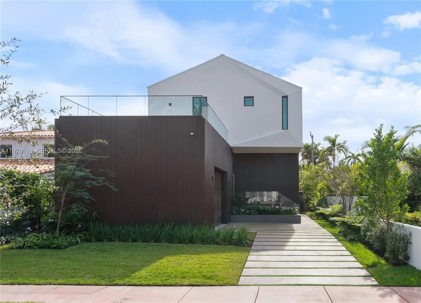 4 bedroom 4 bath Residential Lease for rent at 536 W 51st St, Miami Beach FL 33140