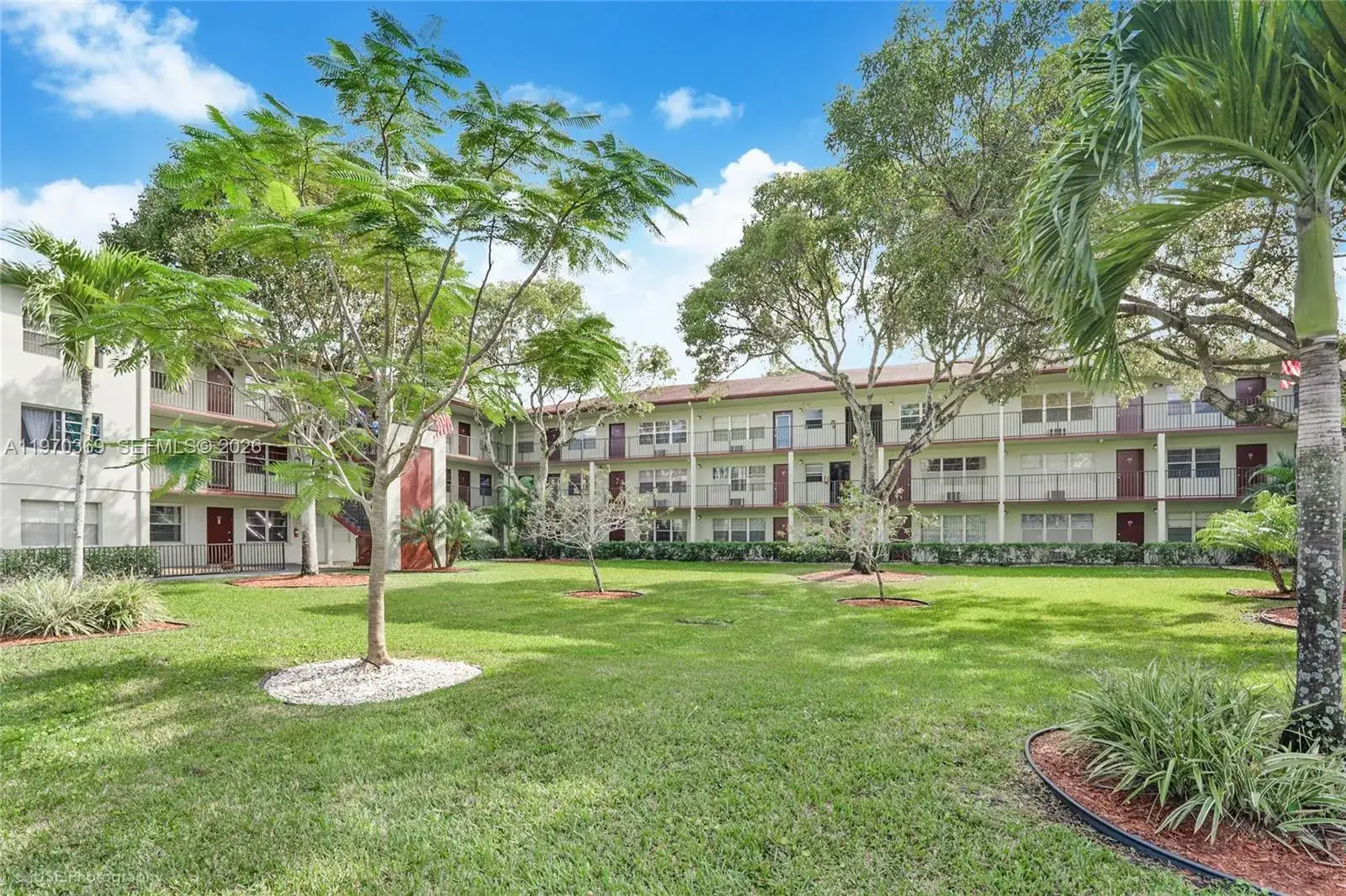 1 bedroom 1 bath Residential for sale at 13500 SW 1st St # 206U, Pembroke Pines FL 33027