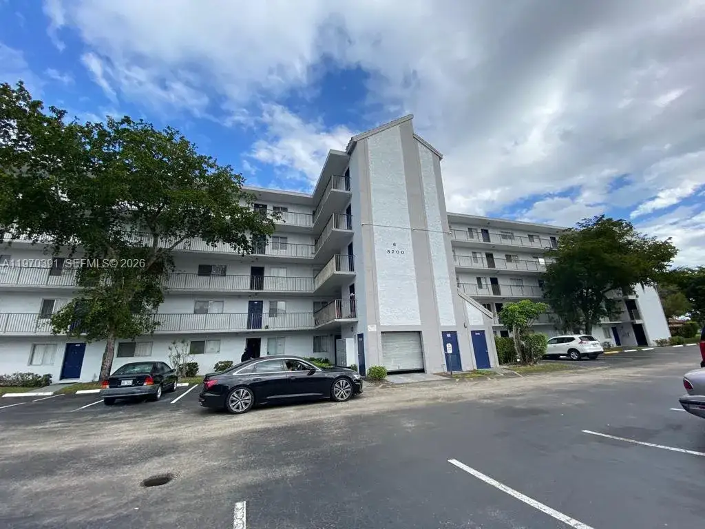 2 bedroom 2 bath Residential for sale at 8700 N Sherman Cir # 305, Miramar FL 33025