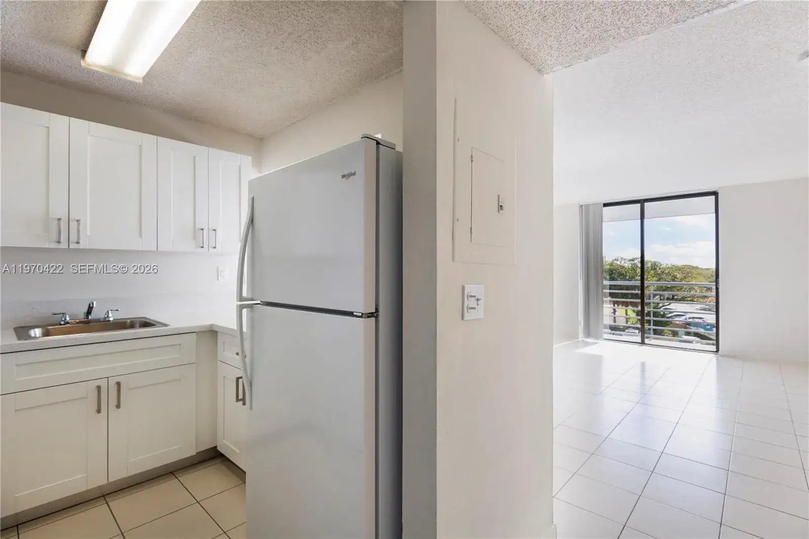 1 bedroom 1 bath Residential Lease for rent at 181 NW 97th Ave # 205, Miami FL 33172