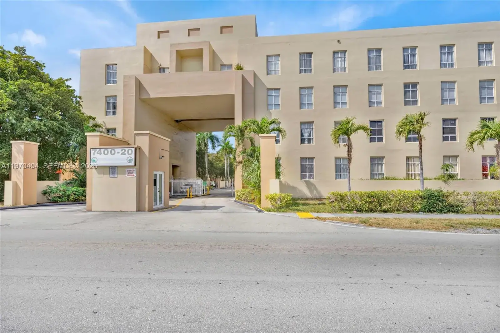 2 bedroom 2 bath Residential for sale at 7400 W 20th Ave # 402, Hialeah FL 33016