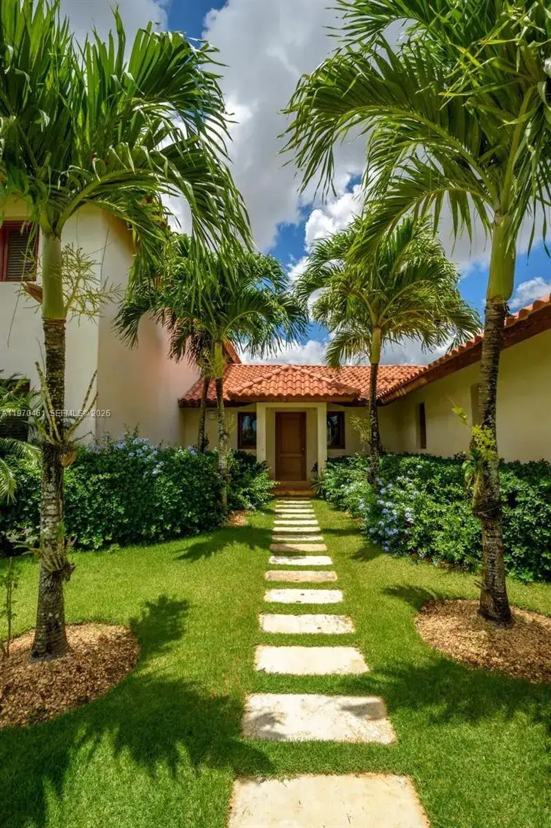 5 bedroom 5 bath Residential for sale at 8 Villa Los Robles, FL