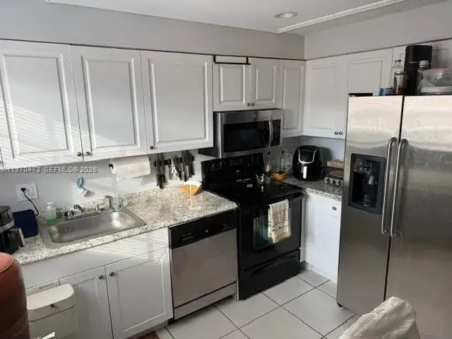 2 bedroom 2 bath Residential for sale at 2200 Monroe St # 6, Hollywood FL 33020