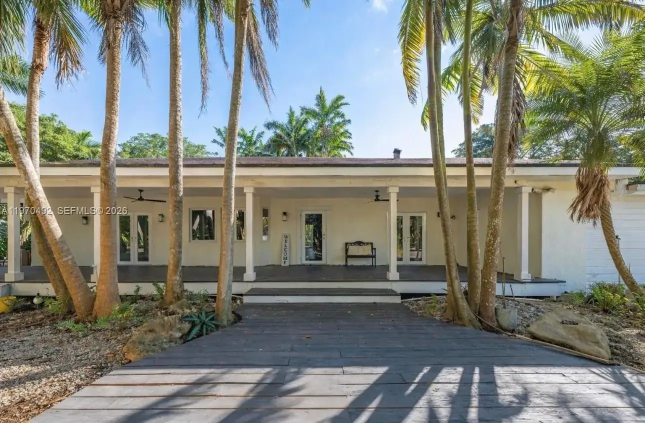5 bedroom 3 bath Residential for sale at 20076 SW 190th St, Miami FL 33187