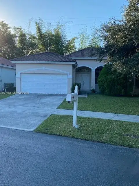 4 bedroom 3 bath Residential Lease for rent at 2530 Dunwoodie Pl, Homestead FL 33035