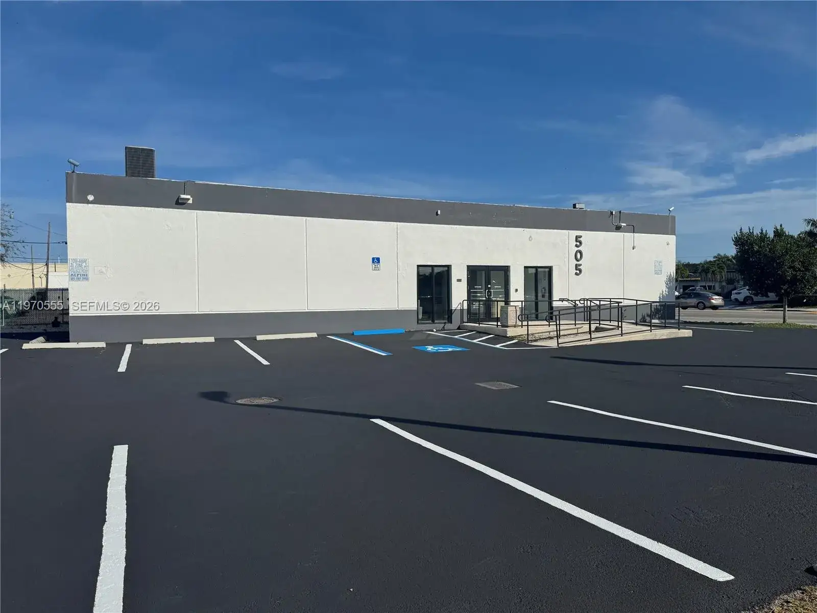 Commercial Sale for sale at 505 NE 125th St, North Miami FL 33161