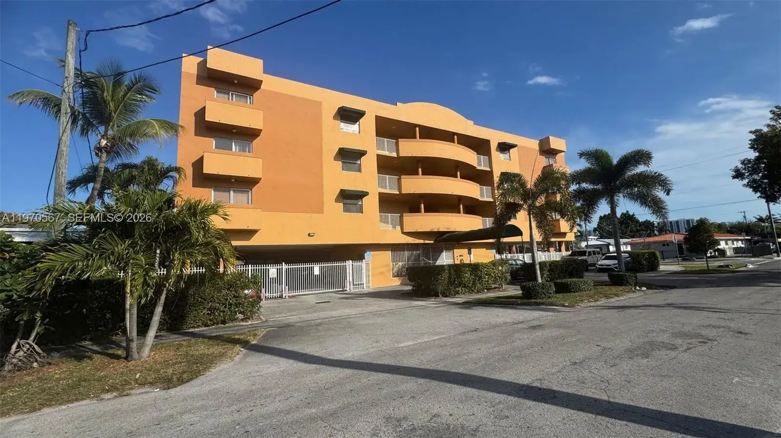 1 bedroom 1 bath Residential for sale at 2441 SW 31st Ave # 303, Miami FL 33145