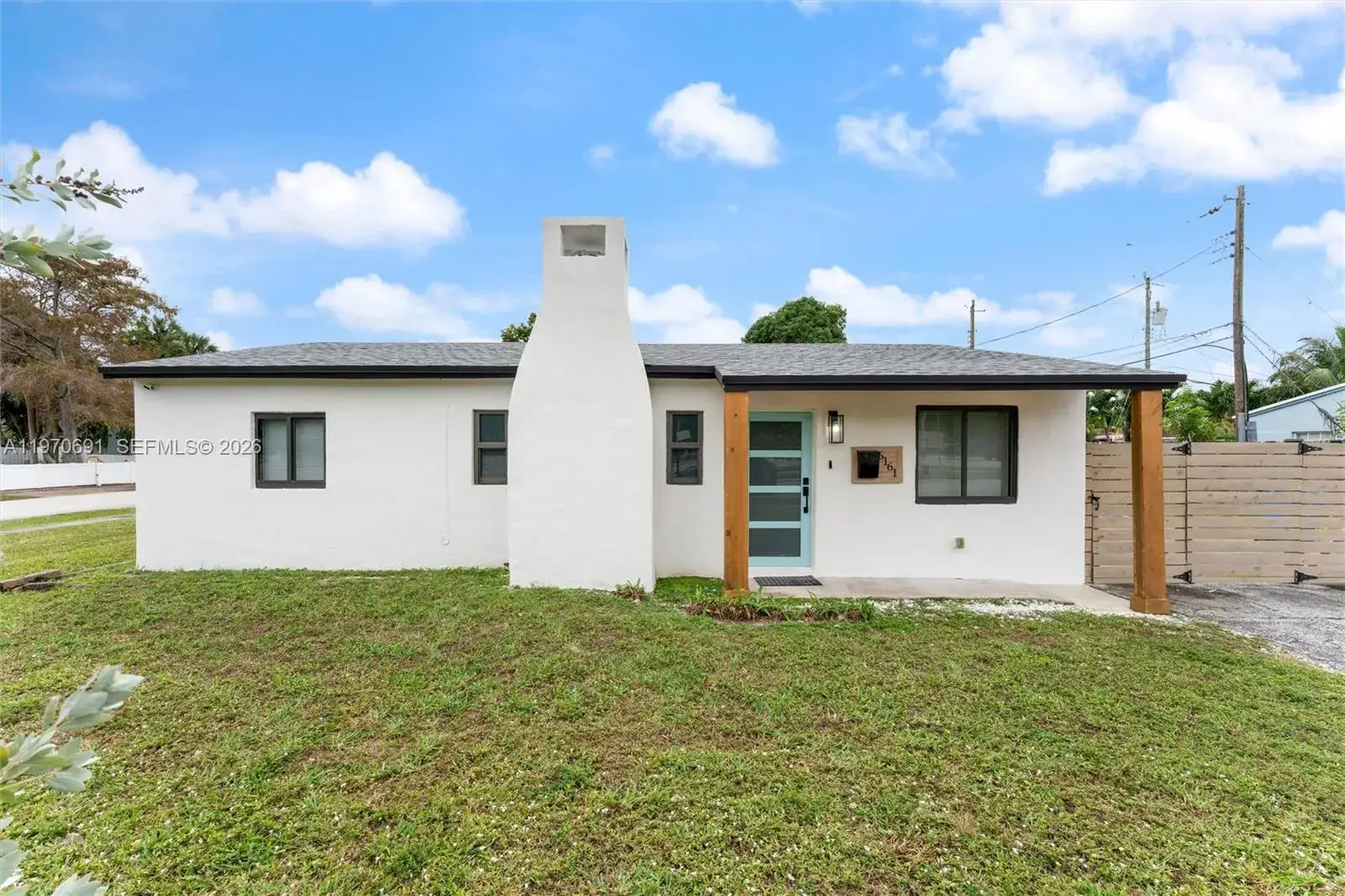 3 bedroom 2 bath Residential Lease for rent at 6161 NE 7th Ave, Oakland Park FL 33334