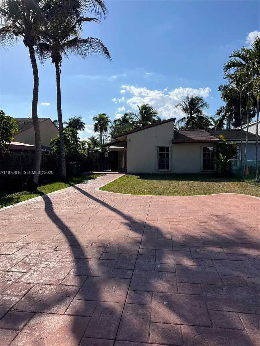 3 bedroom 2 bath Residential Lease for rent at 158 SW 96th Ct # 158, Miami FL 33174