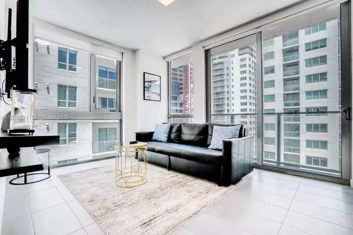 1 bedroom 1 bath Residential for sale at 227 NE 2nd St # 1909, Miami FL 33132