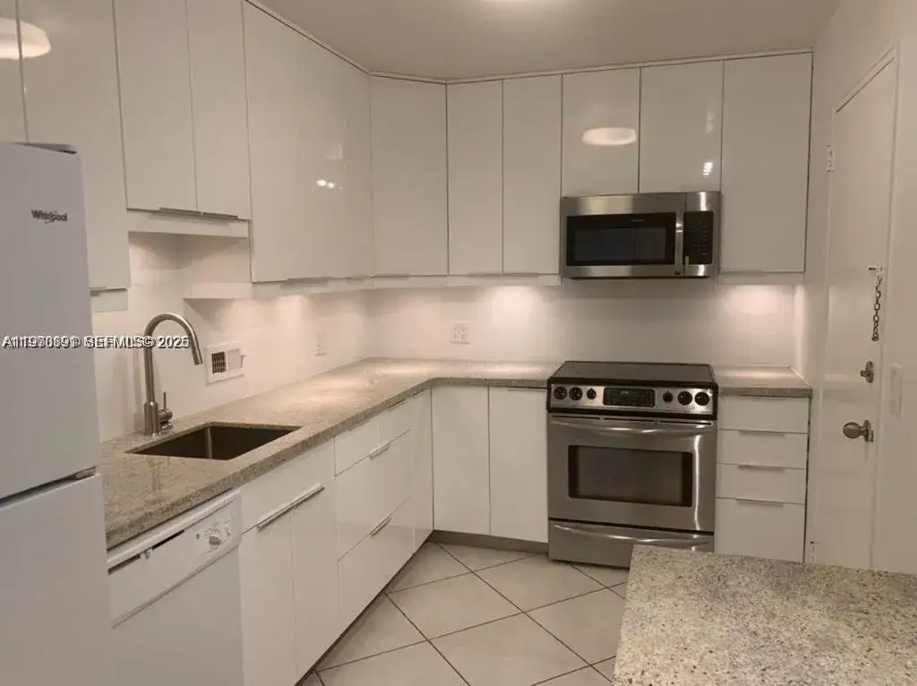 1 bedroom 1 bath Residential for sale at 10185 Collins Ave # 1402, Bal Harbour FL 33154