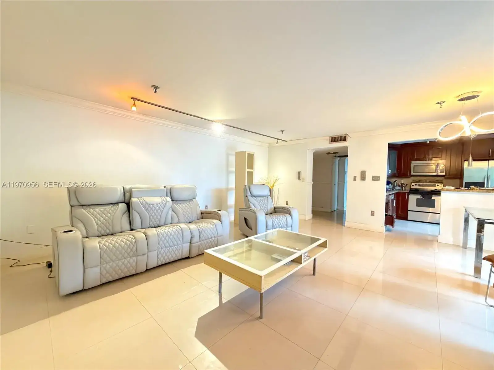 2 bedroom 2 bath Residential for sale at 661 NE 195th St # 104, Miami FL 33179
