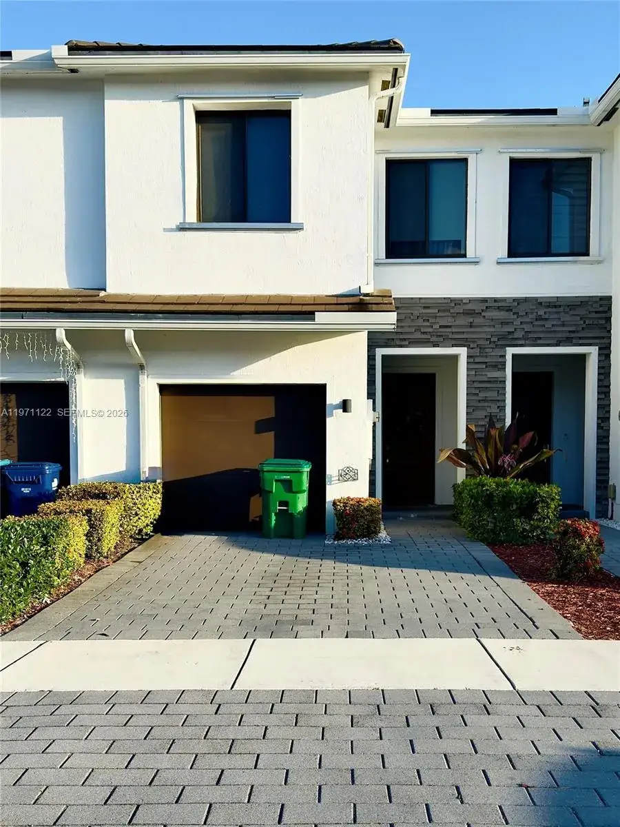 3 bedroom 2 bath Residential for sale at 10945 SW 235th Ln, Homestead FL 33032