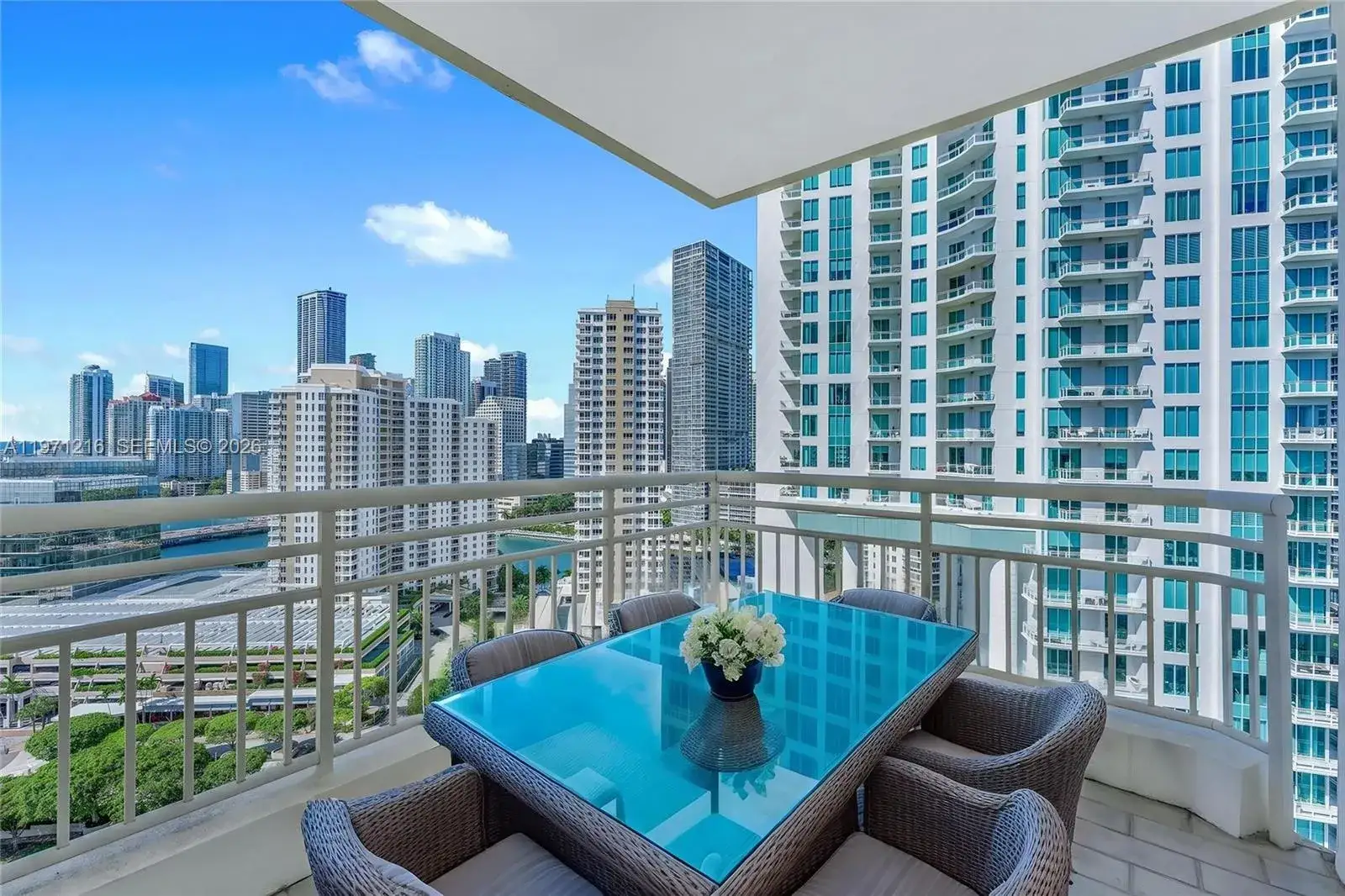 1 bedroom 1 bath Residential for sale at 888 Brickell Key Dr # 2201, Miami FL 33131