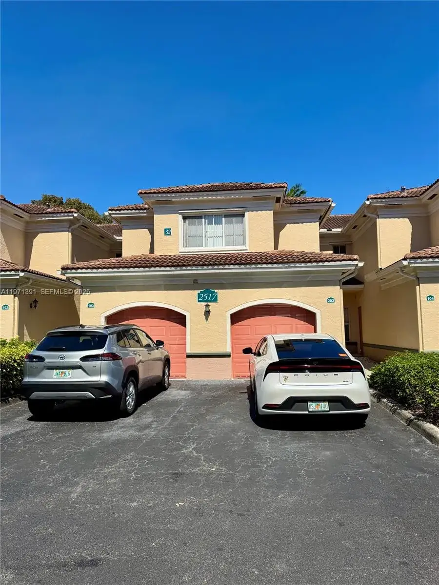 2 bedroom 2 bath Residential for sale at 2517 Centergate Dr # 203, Miramar FL 33025