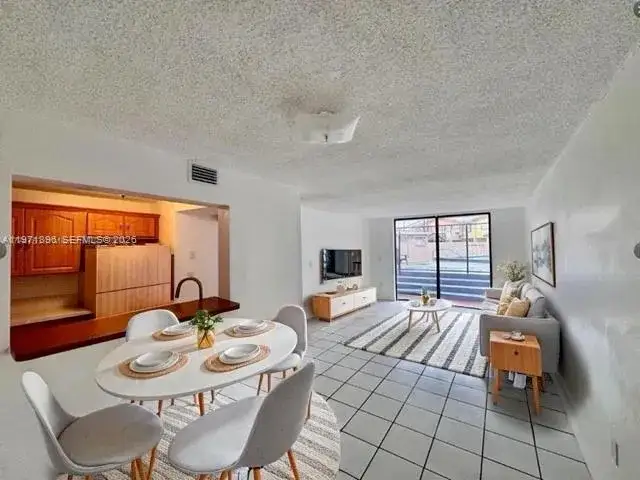 2 bedroom 2 bath Residential for sale at 9678 Fontainebleau Blvd # 111, Miami FL 33172