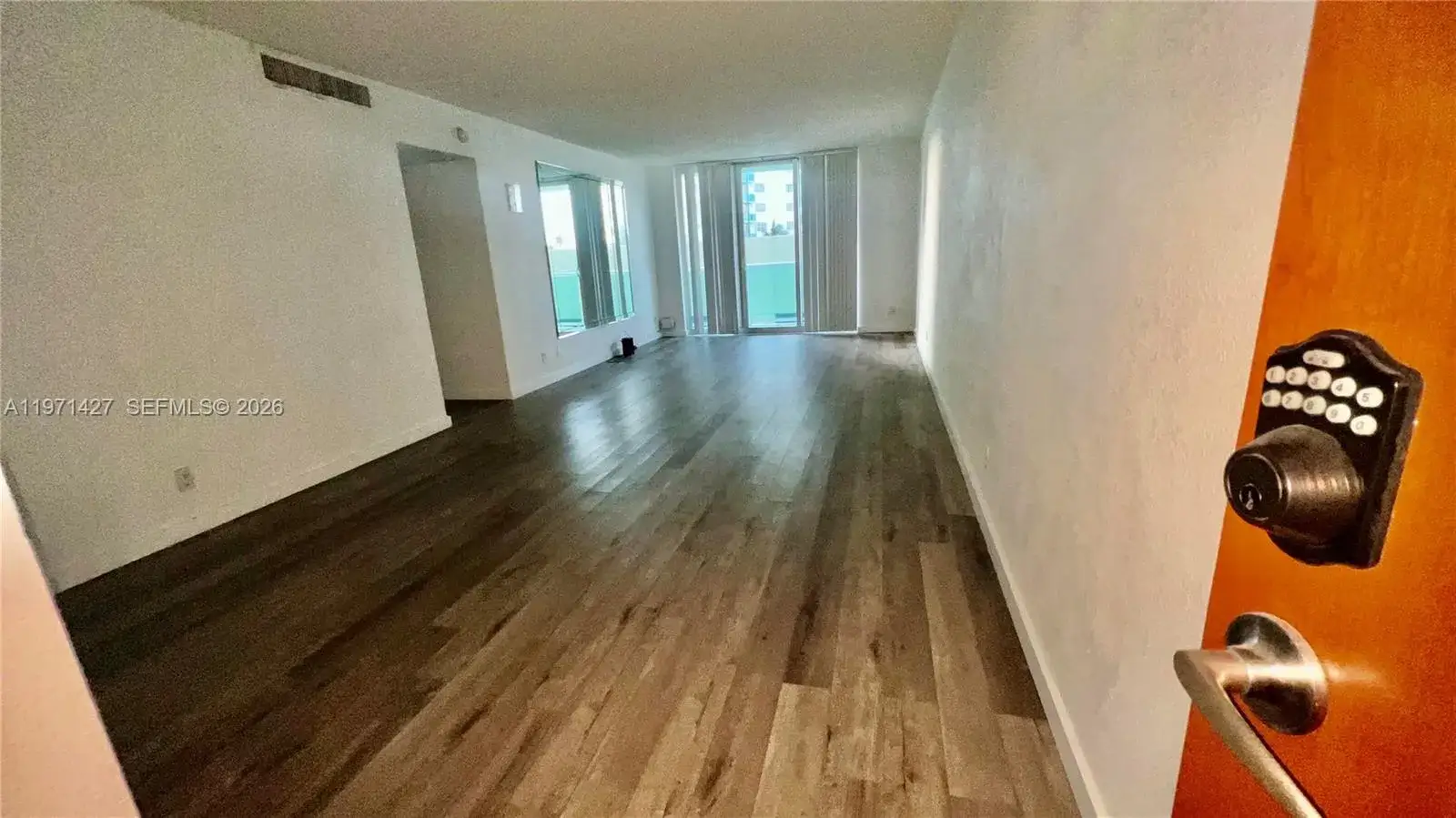 1 bedroom 1 bath Residential for sale at 3901 S Ocean Dr # 3C, Hollywood FL 33019