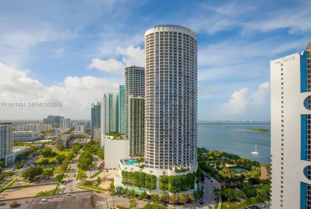 1 bedroom 1 bath Residential for sale at 1750 N Bayshore Dr # 5612, Miami FL 33132