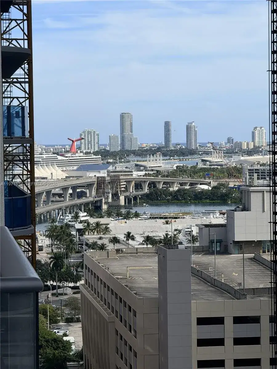 1 bedroom 1 bath Residential for sale at 11 NE 6th # 1905, Miami FL 33132