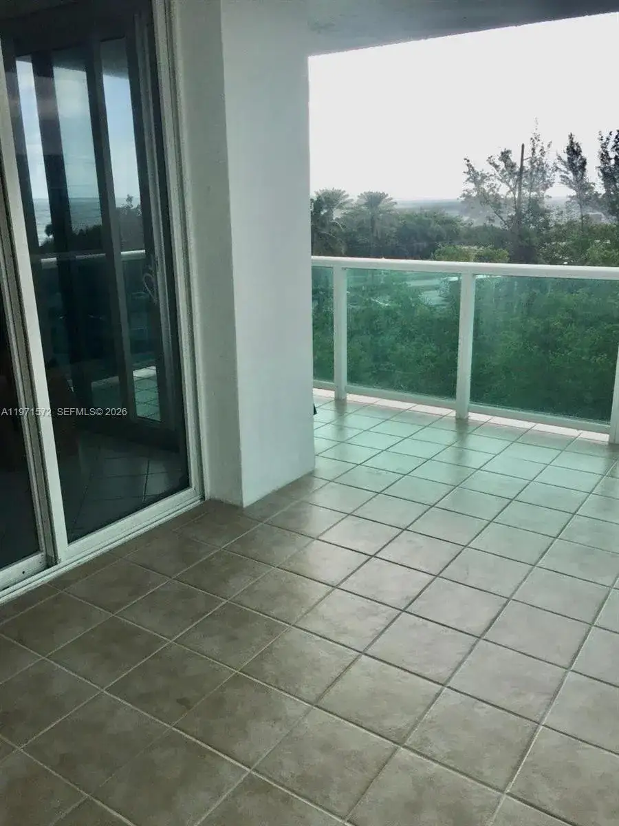 2 bedroom 2 bath Residential for sale at 100 Bayview Dr # 516, Sunny Isles Beach FL 33160