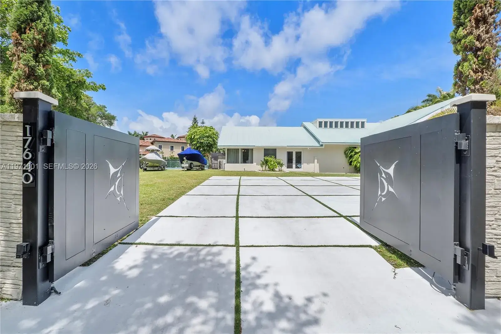 5 bedroom 3 bath Residential for sale at 17640 Old Cutler Rd, Palmetto Bay FL 33157