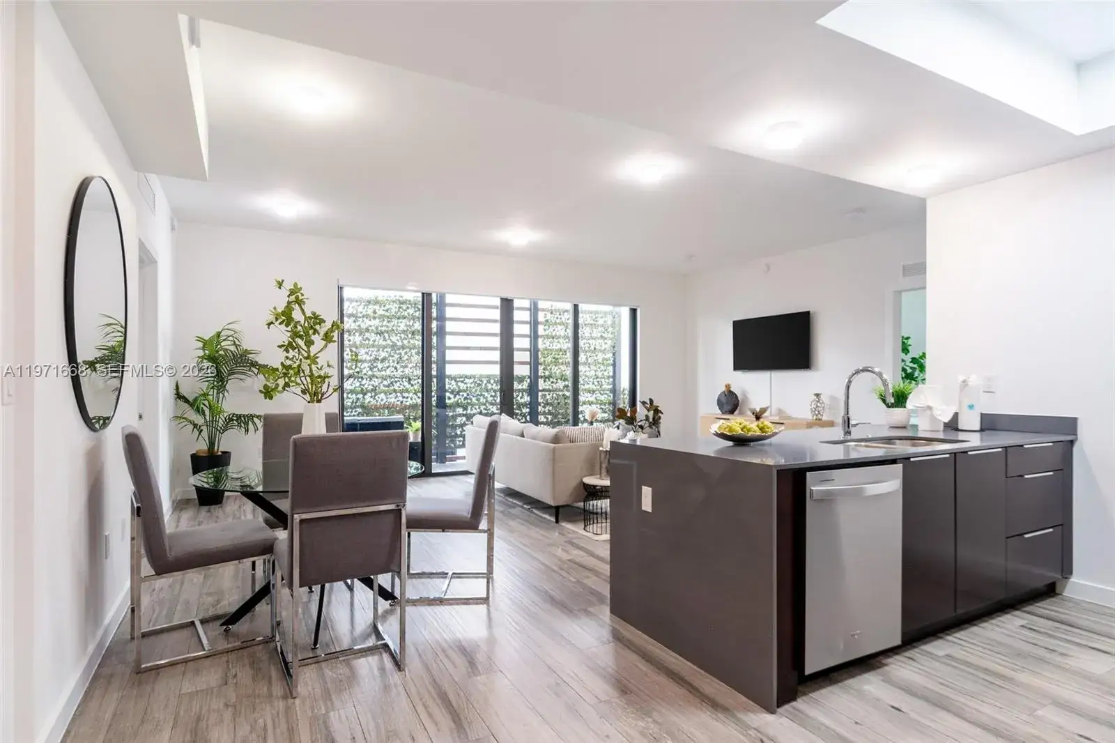 2 bedroom 2 bath Residential Lease for rent at 2955 Bird Ave # 1A, Miami FL 33133