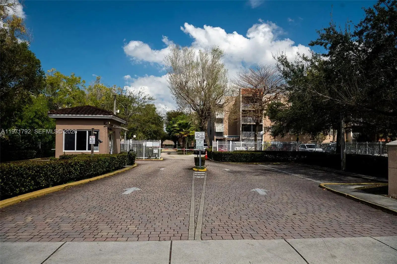 2 bedroom 2 bath Residential Lease for rent at 8421 NW 8th St # 203, Miami FL 33126