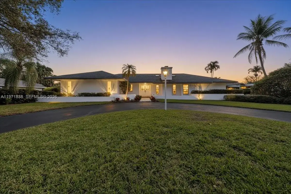 4 bedroom 2 bath Residential for sale at 17143 SW 79th Pl, Palmetto Bay FL 33157