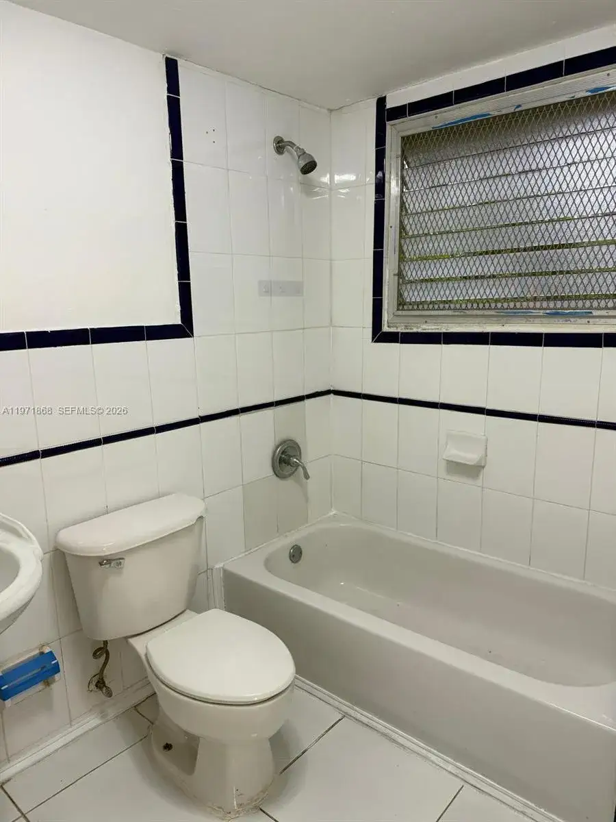 1 bedroom 1 bath Residential Lease for rent at 2282 SW 15th st # 2, Miami FL 33145