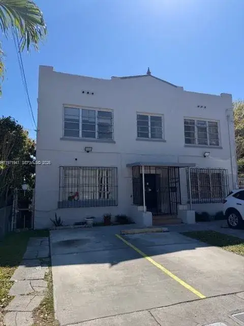 1 bedroom 1 bath Residential Lease for rent at 2368 NW 3rd St # 4, Miami FL 33125
