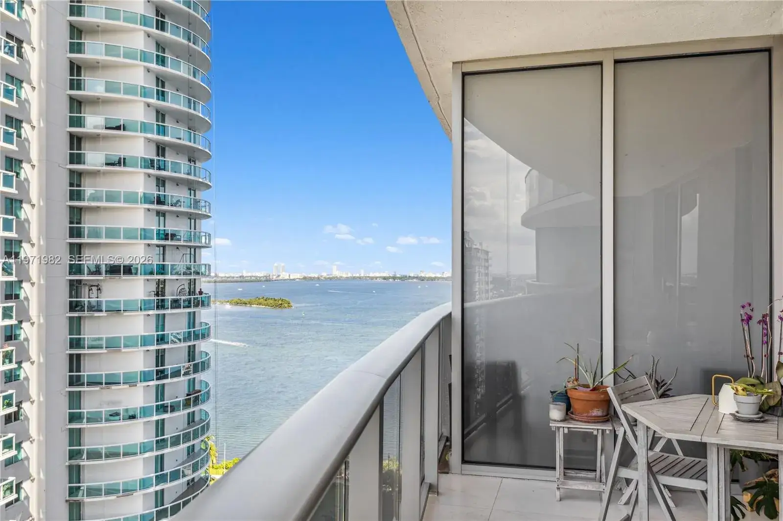 1 bedroom 1 bath Residential Lease for rent at 488 NE 18 # 1805, Miami FL 33132
