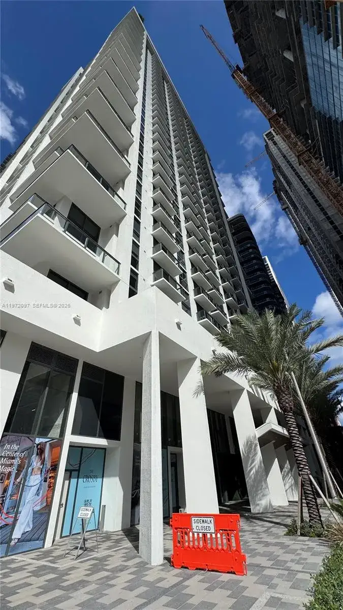 1 bath Residential Lease for rent at 11 6th # 1508, Miami FL 33132