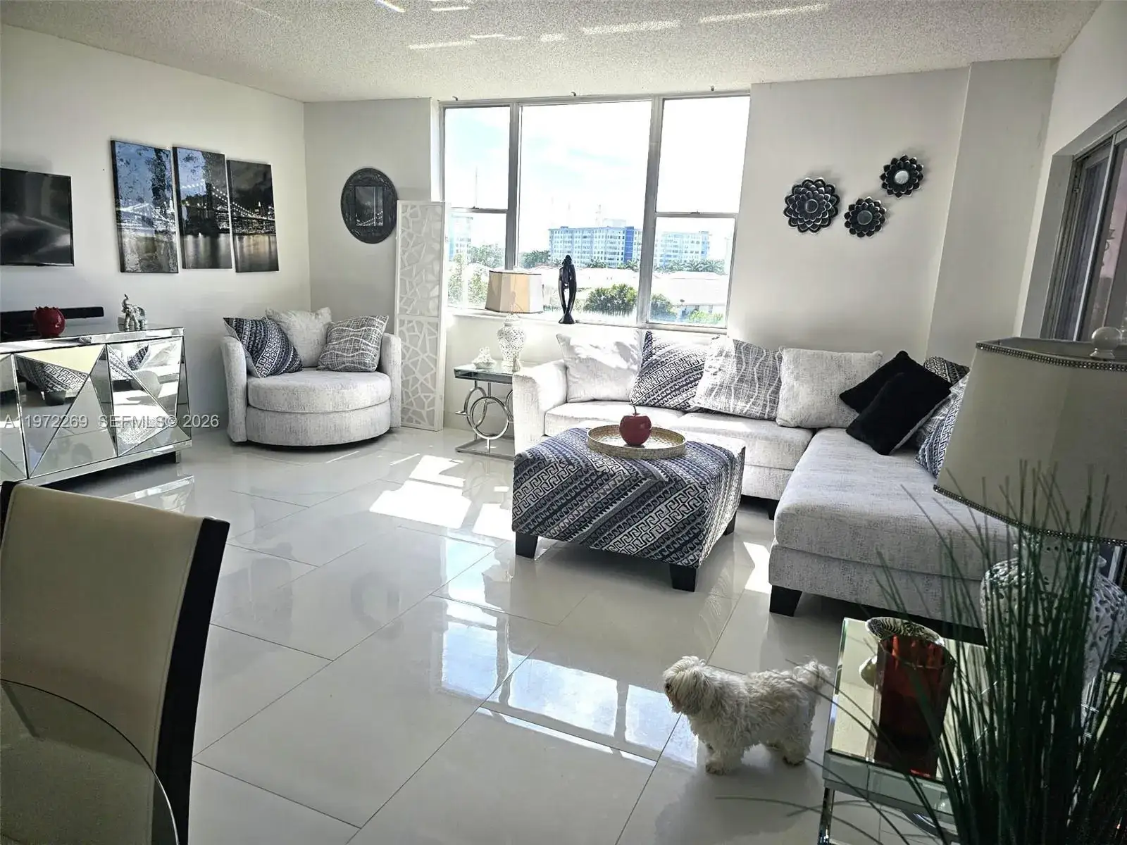 2 bedroom 2 bath Residential for sale at 3850 Washington St # 516, Hollywood FL 33021