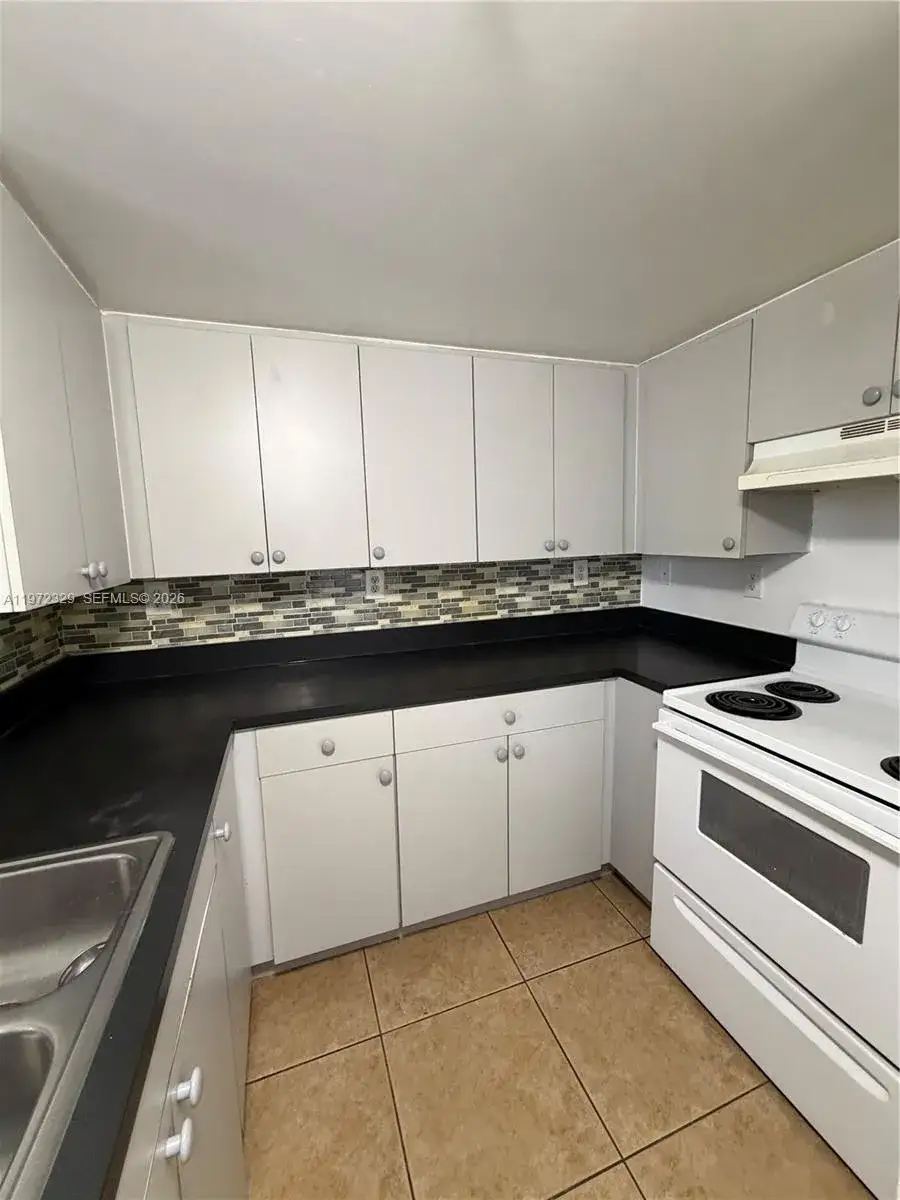 1 bedroom 1 bath Residential Lease for rent at 1942 NW Flagler Ter # 503, Miami FL 33125