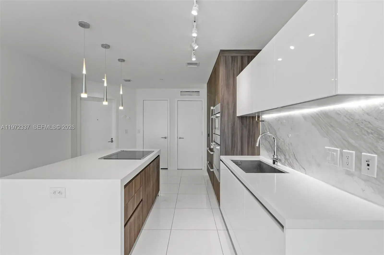 1 bedroom 2 bath Residential for sale at 851 NE 1st Ave # 1506, Miami FL 33132