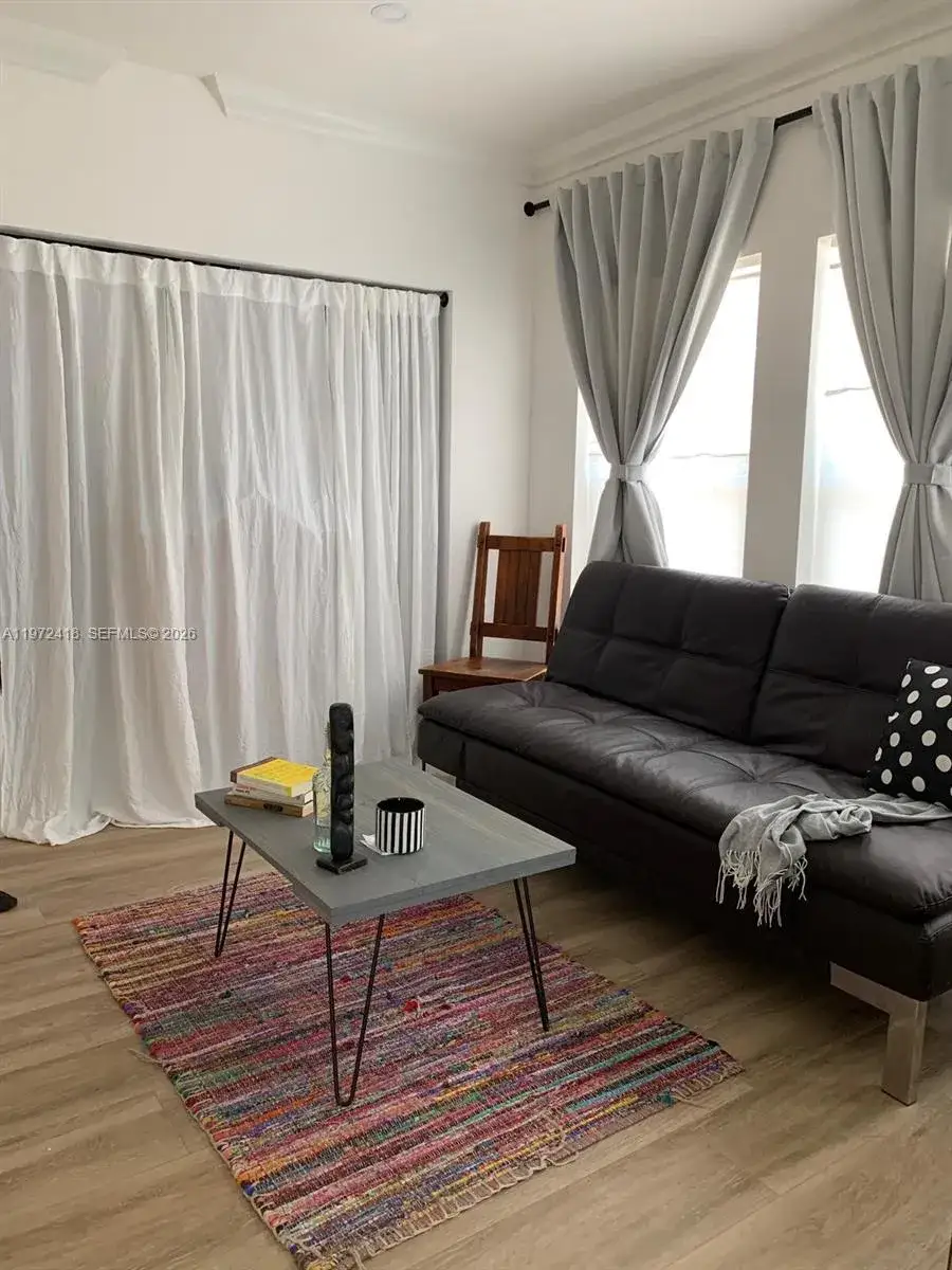 1 bath Residential Lease for rent at 1100 SW 126th Pl # 0, Miami FL 33184